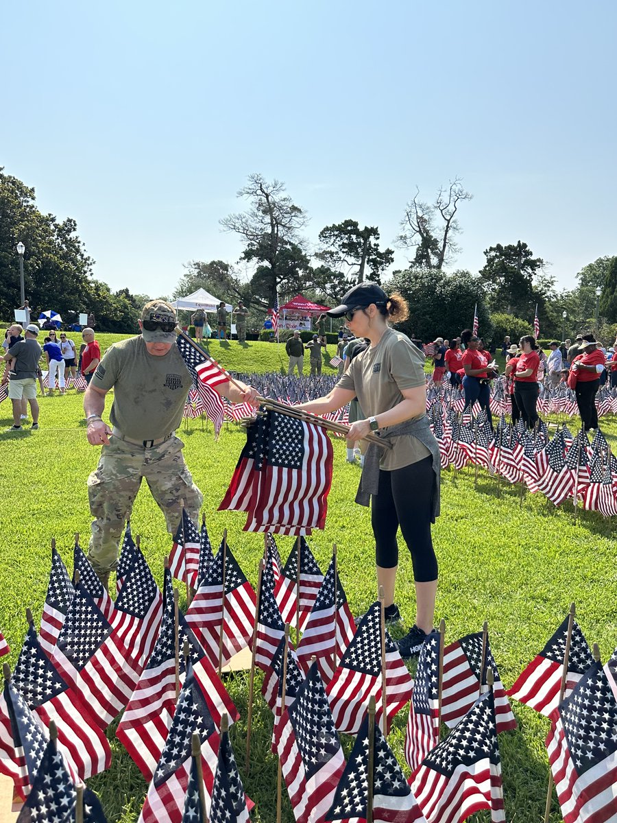 DrTMStewart's tweet photo. @LANationalGuard
paid respect and honored our fallen Soldiers with their @HeroHump2023. The march ends with a flag for every Soldier placed at the LA State Capitol. Today we honor the Soldiers and their families- for their work and sacrifice for our freedom. #MemorialDay2023 https://t.co/gcoYpIvgd9