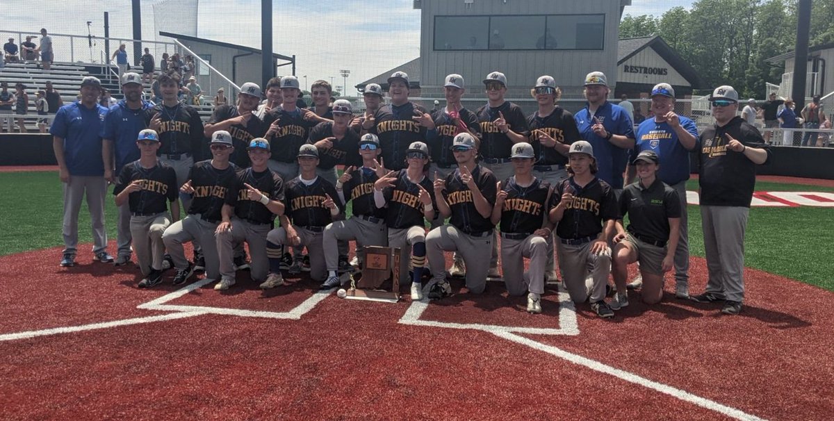 CoachDesmonds's tweet image. The 28 year drought is over.  We are Sectional Champions. 5 to 0 win over #10 Fairfield. Luke Mast was MASTerful on the mound with 11Ks in 6 innings. Reese Rouch had 3 RBIs. Contributions from numerous guys. Couldn&apos;t be happier for our kids! @lukemast1 @ReeseRouch21