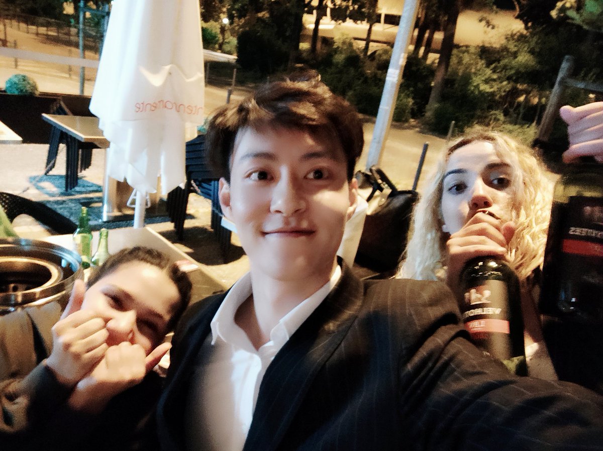 Jone_117's tweet photo. I really want to go back to Lisbon and have a drink with my friends! ah ah ah ah ah ah ah😭😭😭 https://t.co/AVv8KoVbNf