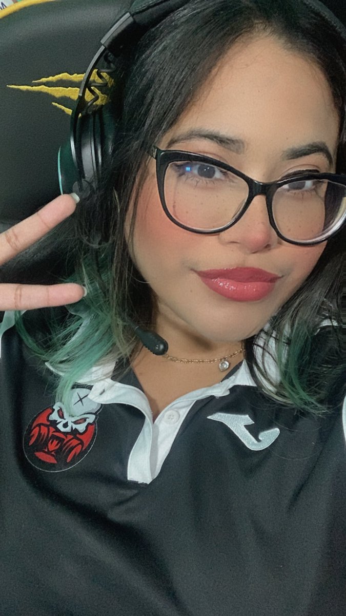 maittequeenx's tweet photo. La más bonitas y buenas vibras para @Skullcrackerec en la @VCL_LATAM Suerte a todos los players que estoy segura harán lo mejor que saben hacer 🤍 #GoSKC https://t.co/IPowIDhrNN
