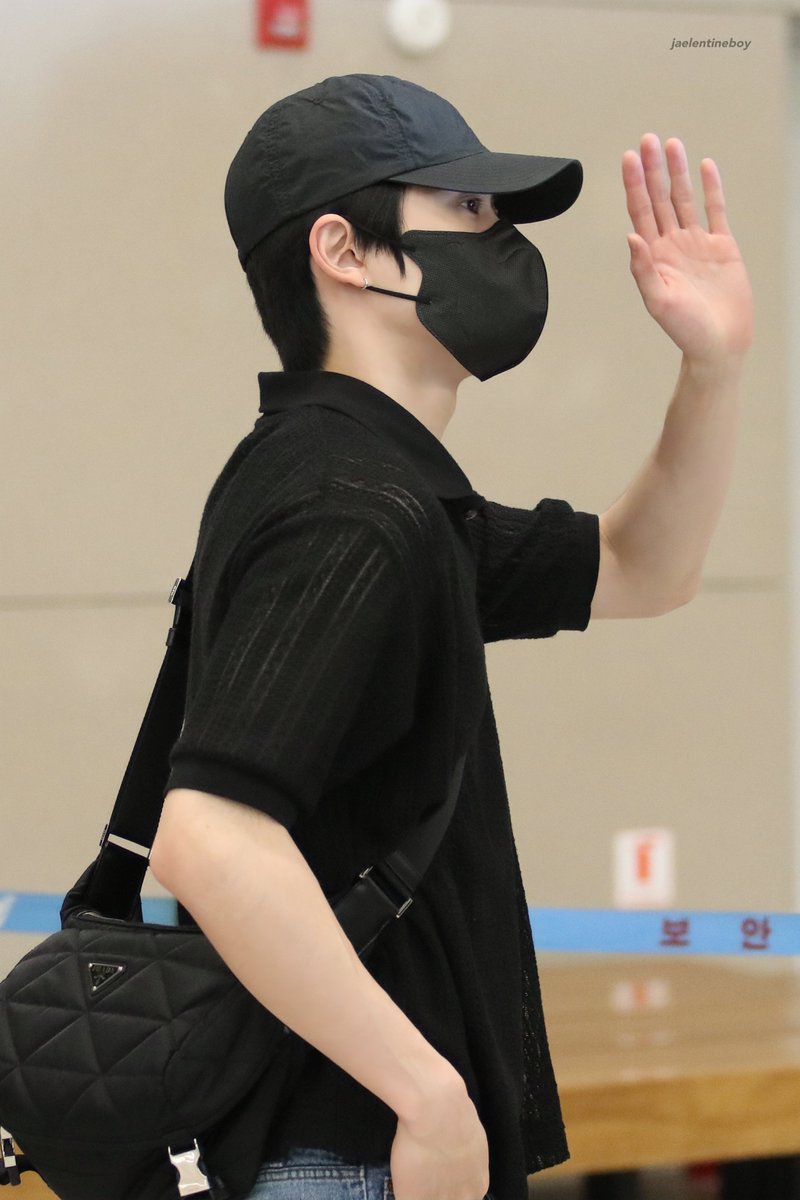 230530 ICN #JAEHYUN #재현 
👋🏻👋🏻🖤