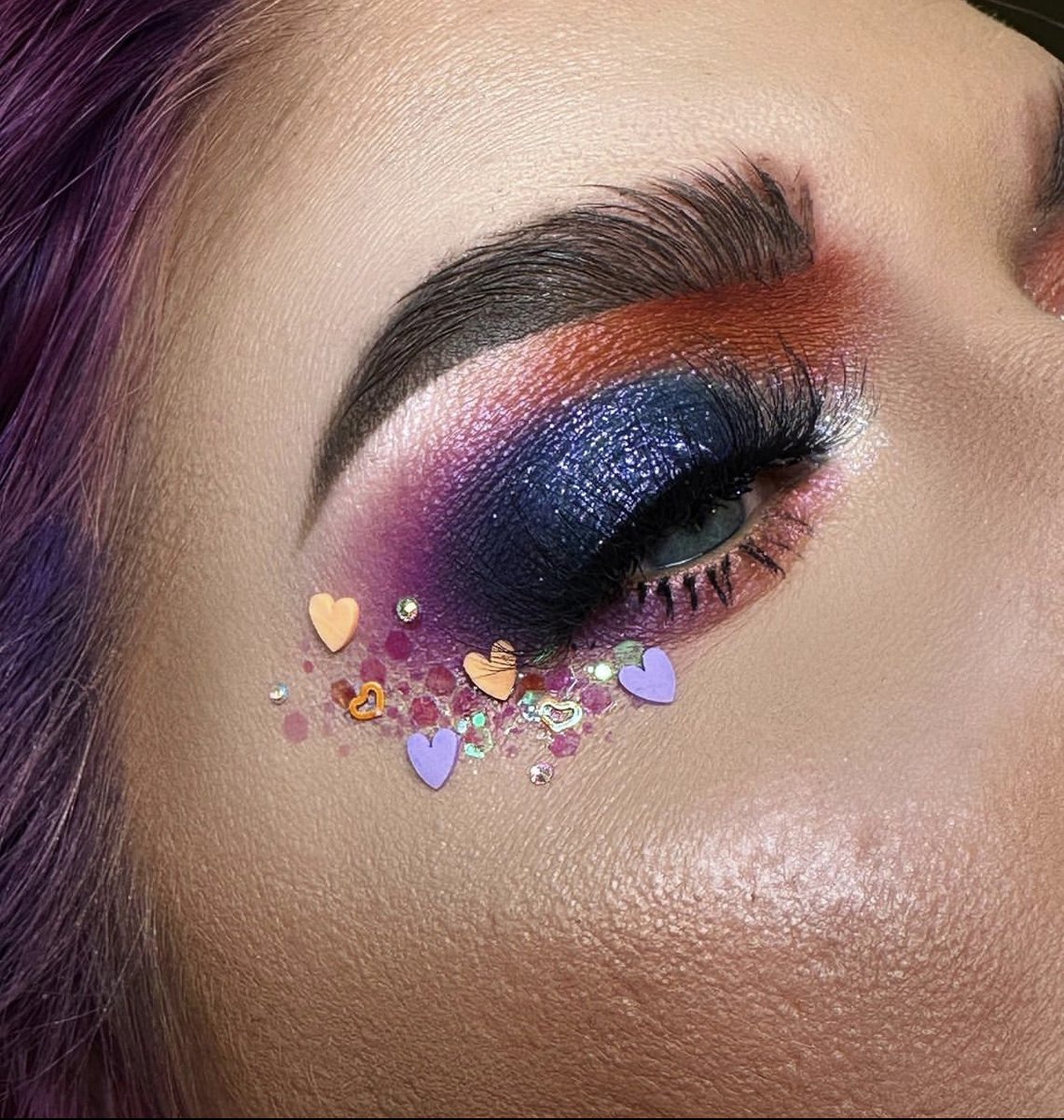 ProfusionCo's tweet image. OBSESSED would be understatement 🥰 @thebriabeauty created this stunning look with our Metachrome palette and Techno liners 💜

___________________
#profusioncosmetics #bblogger #makeupguru #glam #crueltyfreebeauty #eyeshadowoftheday #featuremuas #makeupgoals #eotd