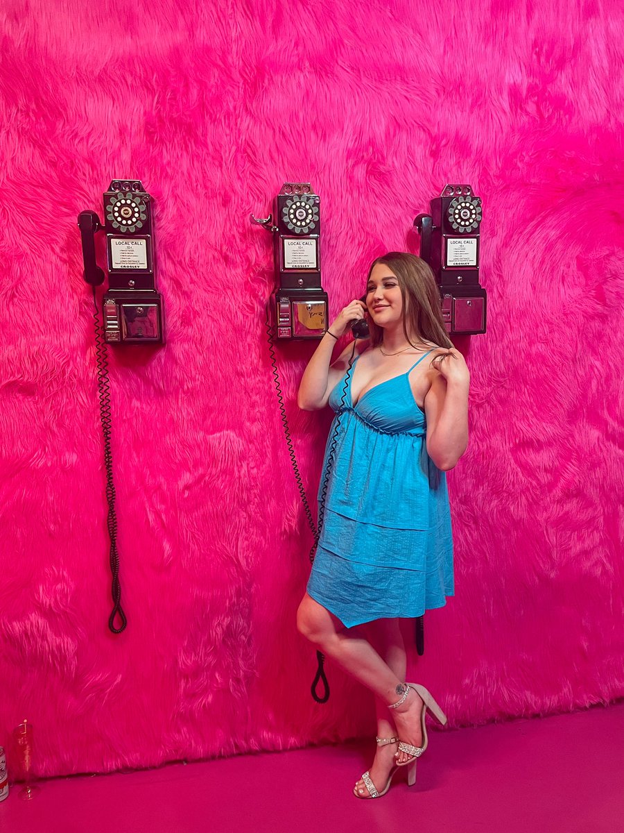 keelycollazo's tweet photo. Pink is the vibe https://t.co/ivwn8Pmklx