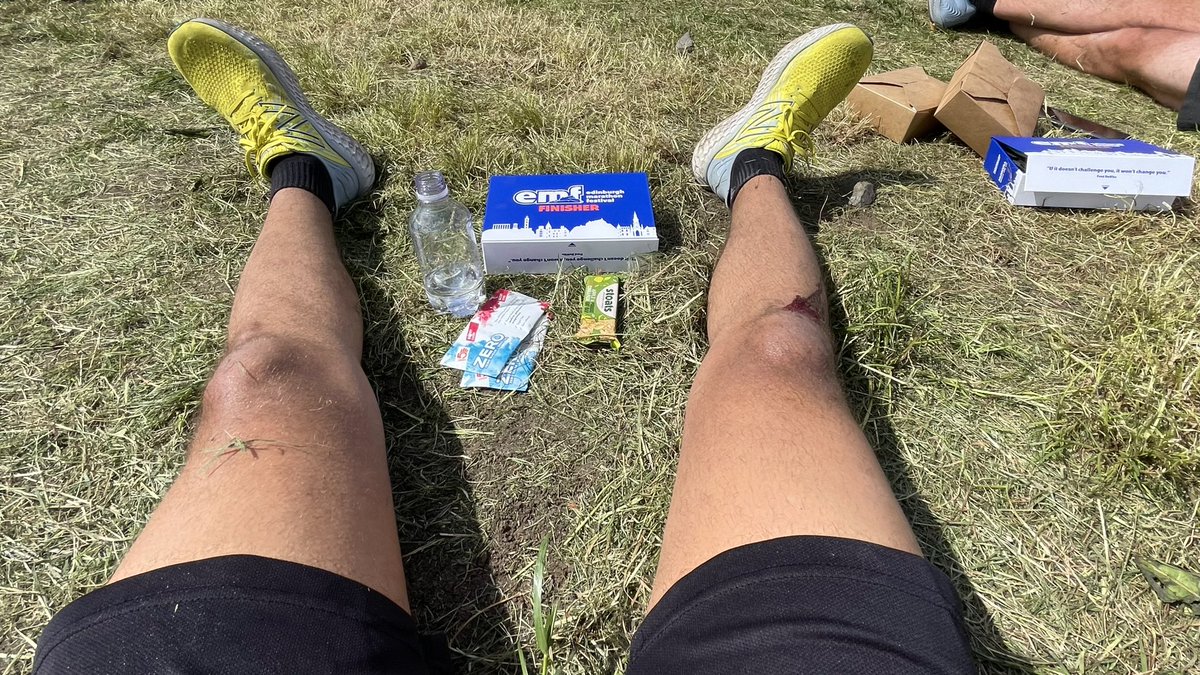 gauravdubs's tweet photo. My official finishing time was 04:02:10 🏁 

(42.3km, 5’35”/km)… or should I say (26.2miles, 9’00”/mile) 😗 (6/6) https://t.co/KvSoMPZiAi