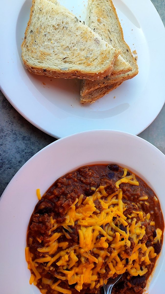 Staff meal 美味しすぎるおかげで
それまで夜ご飯毎日作ってたのに週6日働いてstaff meal 貰ってるから夜ご飯家で作らなくなった🙄
作ってもほんと簡単に済ませてる
冷凍のブロッコリーとコーン解凍してドレッシングと味噌汁とご飯みたいな…笑
なので、週一の日曜に作るご飯が趣味になってきてる笑