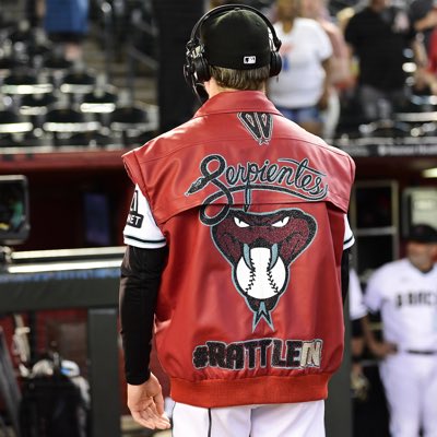 BacksPara's tweet photo. Derrick! Let’s start selling these in the team shop! #NewProfilePic https://t.co/w51QwfRsH2