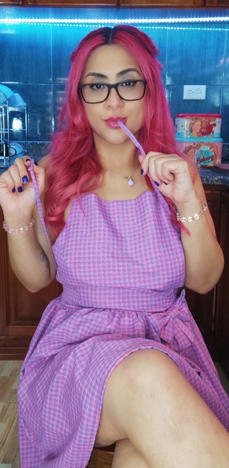 The pics, the dress AND the cookies came out soooo perfect!! I can't post you the cookies, but if you