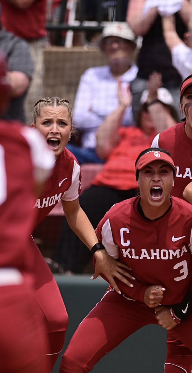This reaction from Rocko and G3 is priceless!!!  ⁦@OU_Softball⁩