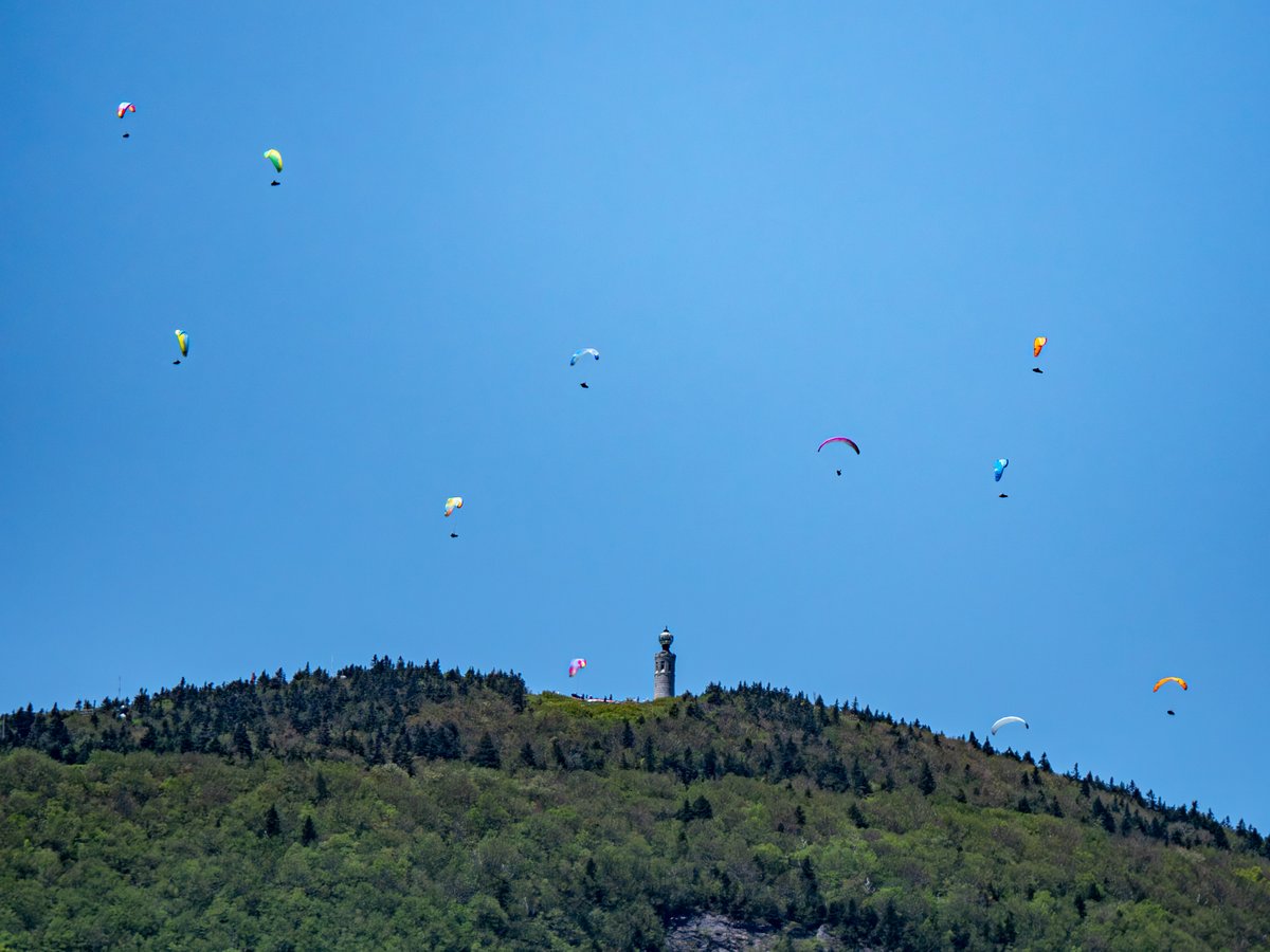 Paragliding over Mount Greylock
#365photodgraphy2023, #potd2023, #photoaday, #everydayphotographer, #photooftheday, #pad2023-149, #picture384, #paragliding, #mountgreylock, #warmemorialtower, #flying, #inthesky, #intheberskhires