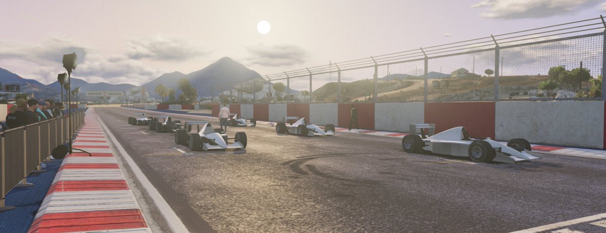 DrNitNit's tweet photo. Déjà une semaine que j'ai rejoins #SplitRP je suis journaliste pour le Weazel News voici quelque clichés photos que j'ai fais lors de l'événement de F1 aujourd'hui
D'ailleurs j'ai rencontré : @mrpaul_voixoff vraiment un gars en Or j'ai rigolé du début jusqu'à la fin Merci BG 💛 https://t.co/4qWDblFbaA