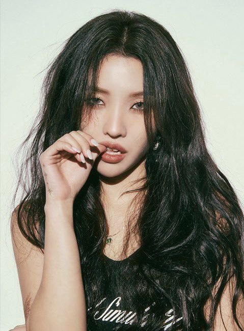 At the age of 24, Jeon Soyeon has managed to consecutively achieve All Kill with her produced songs (Tomboy, Nxde & Queencard).

Congratulations Soyeon🥳

#GIDLE @G_I_DLE #SOYEON