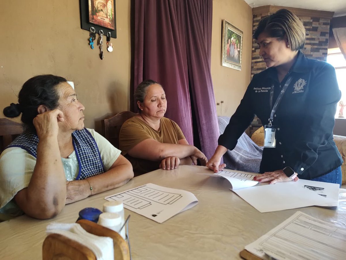 InfamDgo's tweet photo. ✴️ Vecinos del poblado La Morena culminaron el programa “Fortalecimiento Familiar”, el cual brindamos en conjunto con nuestros compañeros de @DesRural_Mpal. Este programa brinda  herramientas para fortalecer los vínculos y lazos de familiares👨‍👩‍👧‍👦✨

#ElFuturoEsContigo https://t.co/q0iCQi5ETQ