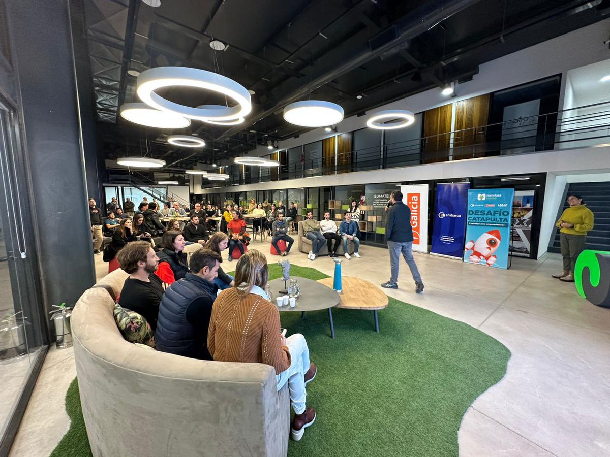 Cómo todos los últimos lunes de cada mes, damos comienzo a un nuevo after #emprendedor en la <a href="/ciudaddemendoza/">Ciudad de Mendoza</a> 
Hoy tuvimos la oportunidad de escuchar y aprender sobre social commerce de la mano de <a href="/googleargentina/">Google Argentina</a> y #natura
#desafiocatapulta