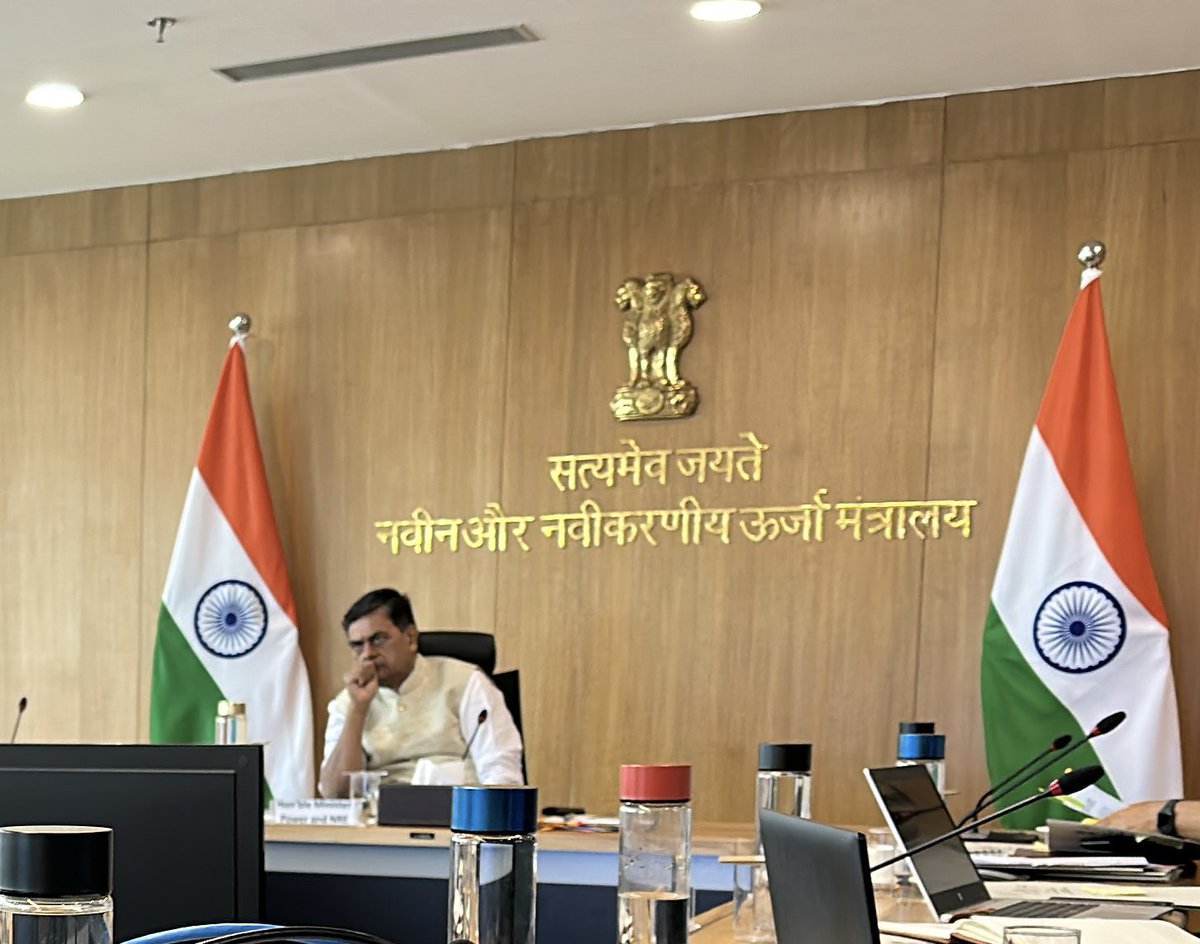 h2eSid's tweet image. It’s India that will set global benchmarks, India will lead the world on #ClimateSolutions 

Thank you @RajKSinghIndia ji for pumping #GoodEnergy to the #GreenHydrogen movement in India. 

It was an honor to be part of the consultative meeting on the #GH2 #PLI discussion with…