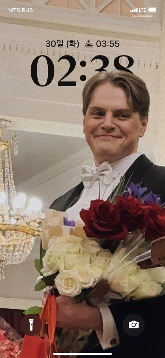 вся лента с обоями это буквально выбери геннадича под настроение плюс рабочие с фоткой москвы дабы не позориться 🥹