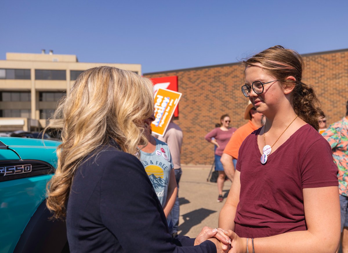 Rachel Notley tweet media