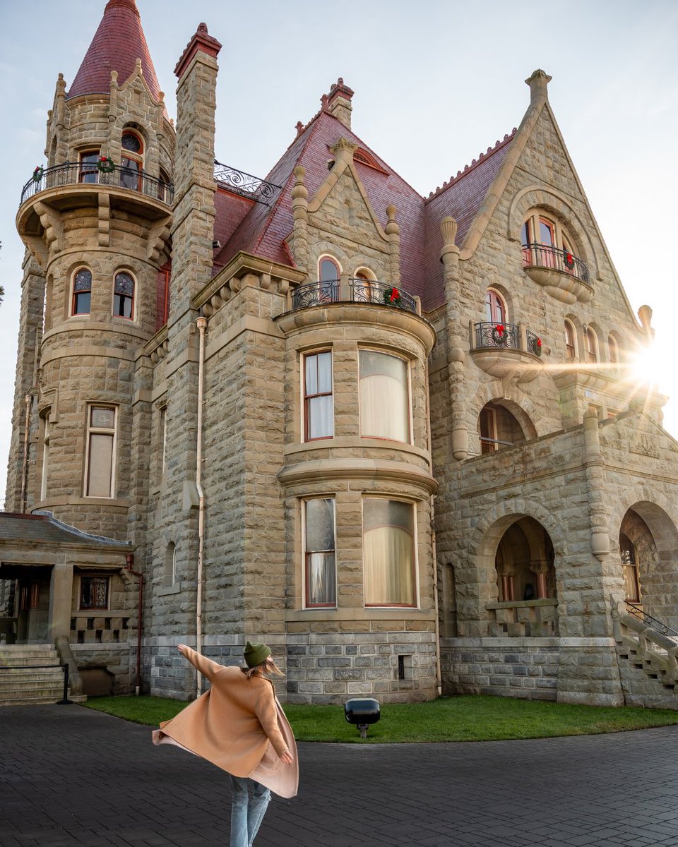 coasthotels's tweet photo. 📍Dallas Road
📍Craigdarroch Castle
📍Coast Victoria Hotel & Marina by APA
#ExploreVictoria #Noplacelikecoast #refreshinglylocal https://t.co/02nE7PChaB