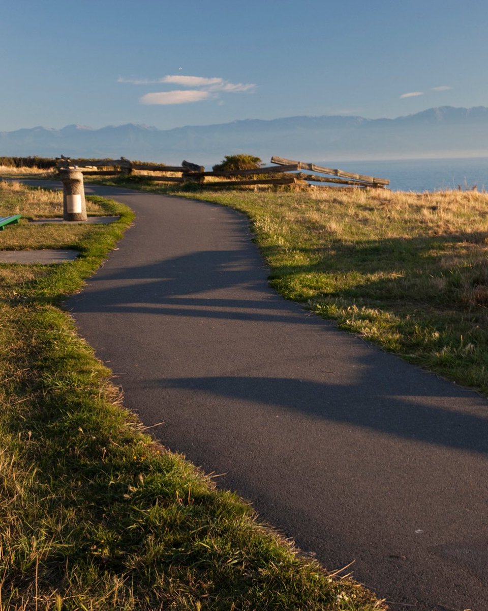 coasthotels's tweet photo. 📍Dallas Road
📍Craigdarroch Castle
📍Coast Victoria Hotel & Marina by APA
#ExploreVictoria #Noplacelikecoast #refreshinglylocal https://t.co/02nE7PChaB