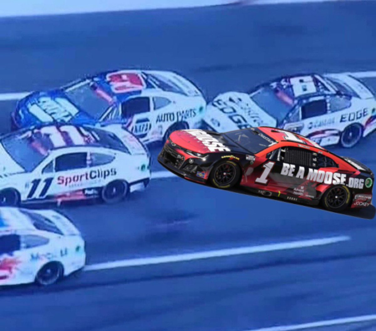 farweeeeeezy's tweet photo. @DawsonPoolRoom Clearly Nascar isn’t showing the cause of Chase getting loose here… https://t.co/5B8MMf1BCG