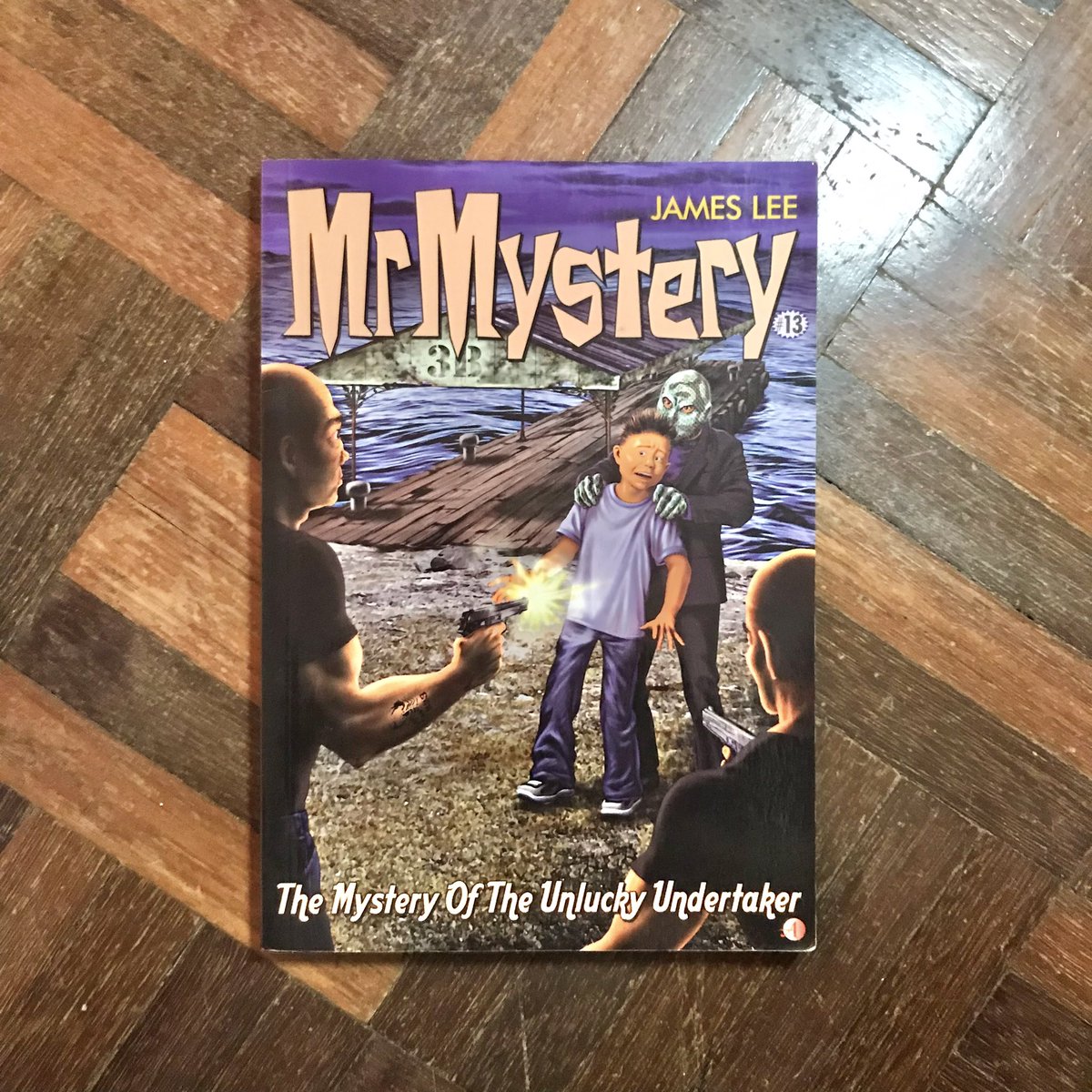 ZZIWOOSTORE's tweet photo. WTS 🇲🇾

Mr Mystery #11
The Mystery of The Unlucky Undertaker

RM9
^like new. overall condition: 9/10.

📮 postage
RM8 WM (DHL/J&amp;T)
RM8 EM (Flexi)

💌 Send chat if want to check the condition. Upon request only.

🛍 Shopee : https://t.co/f4Ku1cecCC https://t.co/JOUwb1NYf2
