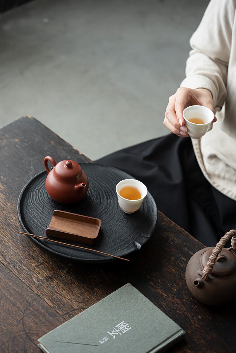 morimatea's tweet image. What a good thing it is to enjoy the rare tea with a favorite book or a couple of close friends!
.
.
.
#minitable #portable #zisha #teapot #teacup #chaxi #carbonization #naturaltexture #beautycreations #creationunique #wonderfulrooms #tearoom #peaceandquiet #quietmind #morimatea