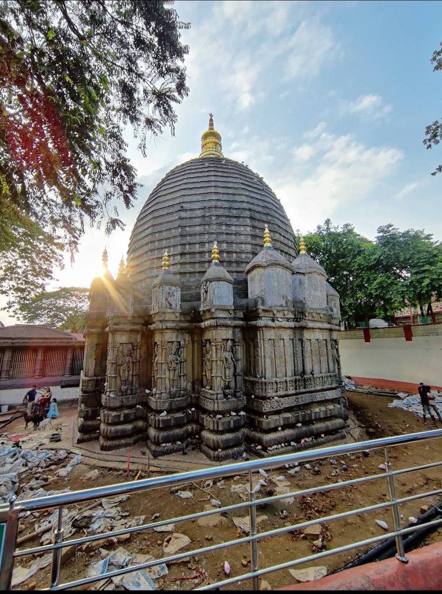 জয় মা কামাখ্যা 🙏🏻🙏🏻
Jai Maa Kamakhya 🙏🏻🙏🏻