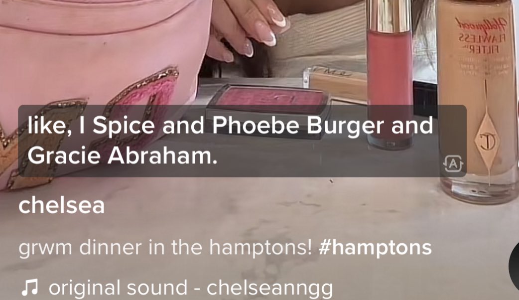 imissedyour21st's tweet photo. i love phoebe burger and gracie abraham https://t.co/l0YYwwsVvq
