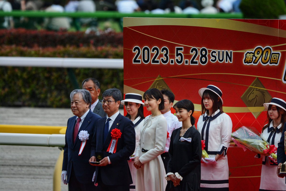 yamap_5656's tweet photo. ドゥラメンテの2冠の衝撃から競馬を観るようになったから、堀先生のダービー制覇は特別に嬉しい。

残り少ないけどドゥラメンテ産駒でもダービーに挑むところを見てみたい。

#堀厩舎
#日本ダービー https://t.co/B6eqfKIbLk