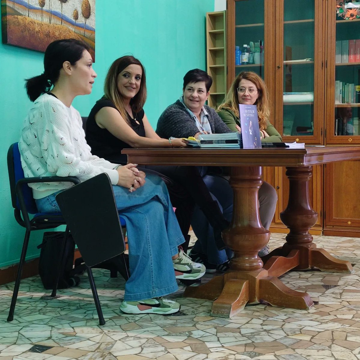 Agnese1979's tweet photo. Presentazione de "La Sintesi di Me Stessa" - 29 maggio Officina Donna - Centro Antiviolenza, via dei Virgulti 7, Roma. Grazie a tutti ❤️ #officinadonna #libronuovo #centroantiviolenza #libro #libribelli #stopviolenzasulledonne #noallaviolenzasulledonne #centocelle #centocelleroma https://t.co/EjowfRVEtg