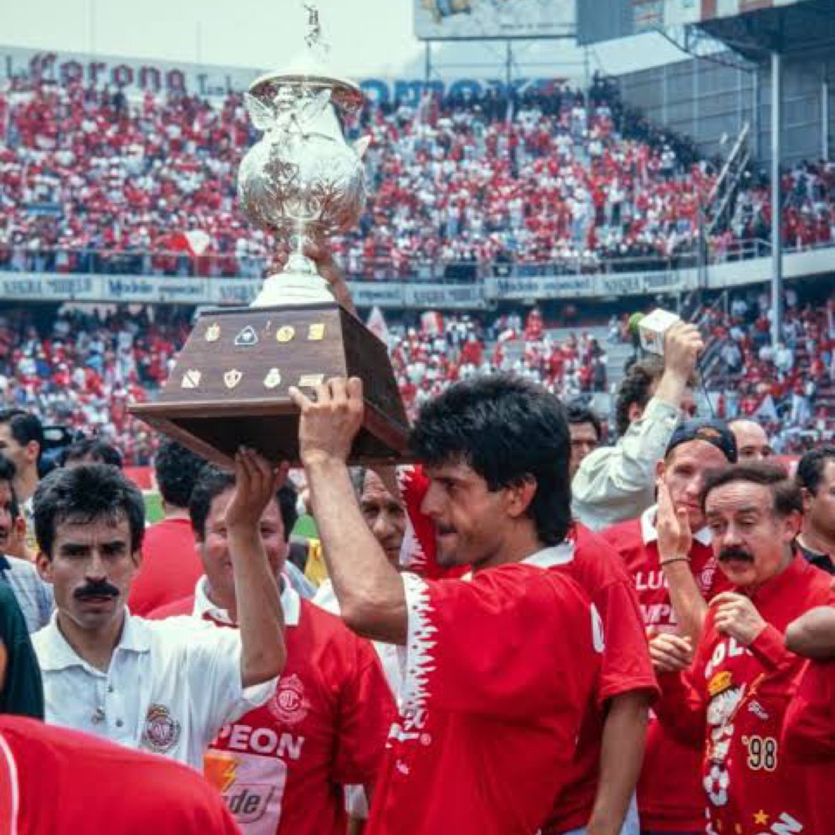 kikinfg's tweet image. Mis ñiños abro debate… 

¿Quién es el mejor extranjero que ha jugado en nuestra liga? 🤔🔝

RT Cardozo 🇵🇾
Like Gignac 🇫🇷