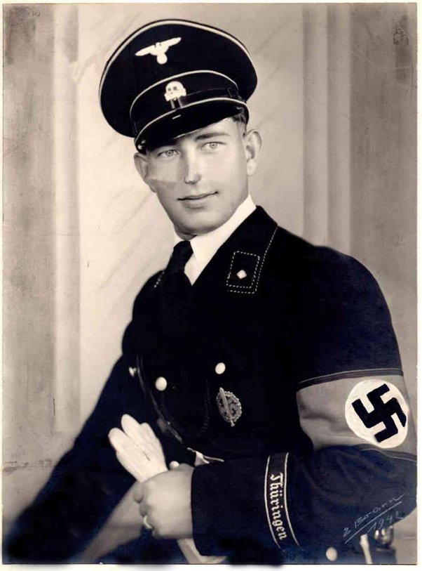Memesrightacc's tweet photo. @king_lisa @JoeyMannarinoUS We, nazis dont claim that scum. Know the difference.
Nazi.                                  Retards. https://t.co/cEAuO94Zw5