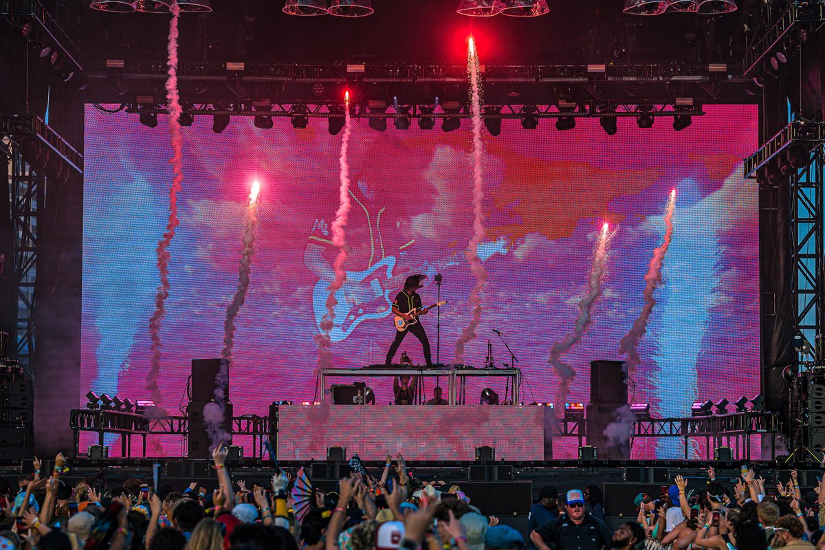 Hangout Music Fest tweet media