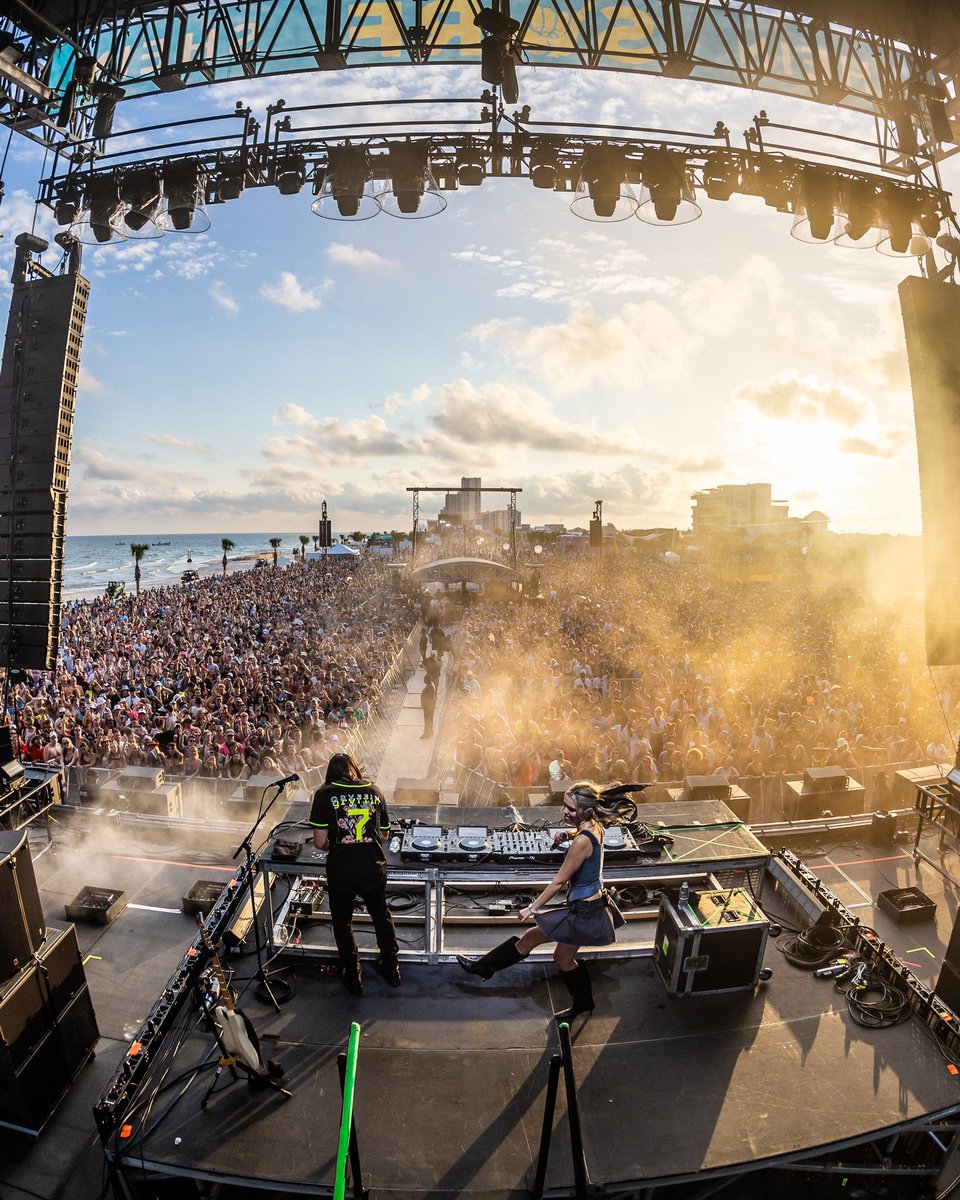 Hangout Music Fest tweet media