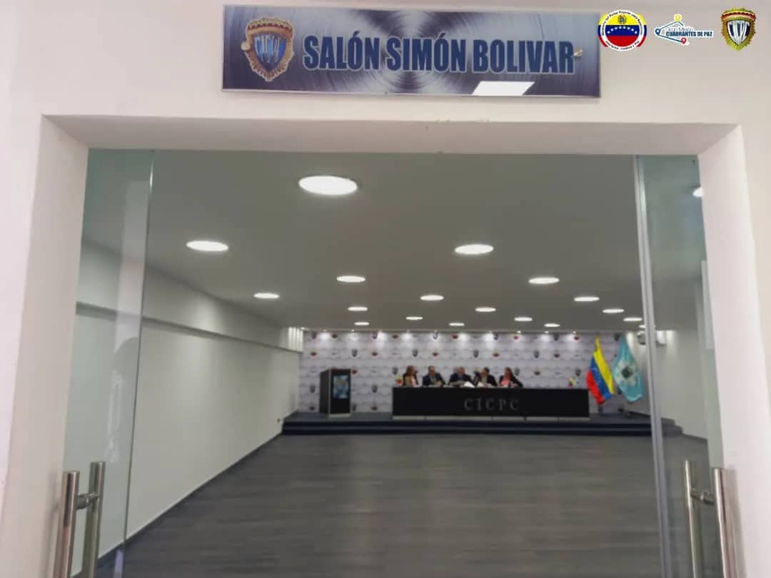 Este lunes, se llevó a cabo en el salón de usos múltiples "Simón Bolívar" de la Delegación Municipal Barquisimeto, revisión de causas correspondientes a intervenciones legales, con la finalidad de verificar los estados en que se encuentran.