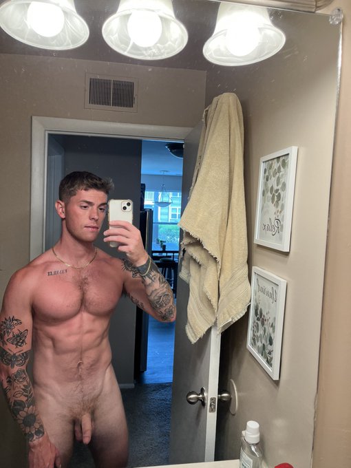 Need to shave 🧑&zwj;🚀 https://t.co/fNbqUFHOr2