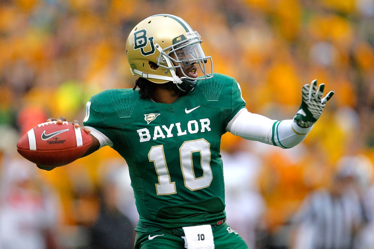 CFBHome's tweet photo. Round of 32 for Top QBs of the 2000s

3. Robert Griffin III v. 11. Colt Brennan

Griffin: 10,366 pass yds, 67% comp %, 78 TDs, 17 INTs, 2,254 rush yds, 33 rush TDs

Brennan: 14,193 pass yds, 70% comp %, 131 TDs, 42 INTs, 15 rush TDs

Poll below⬇️ https://t.co/Rix2j7CPVK