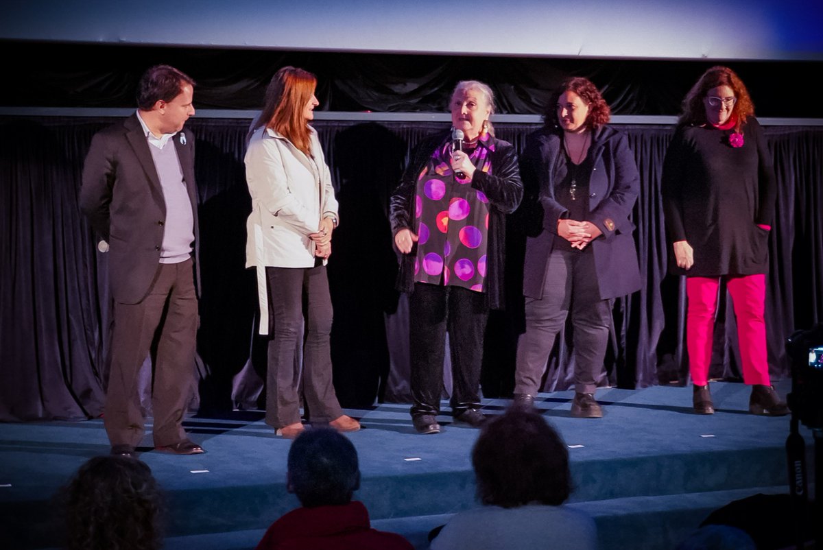 1.
✒️La ministra <a href="/EstelaEDiaz/">Estela Díaz</a> y el presidente del <a href="/INCAA_Argentina/">INCAA</a> Nicolás Batlle firmaron un convenio marco para desarrollar proyectos conjuntos e impulsar producciones cinematográficas con perspectiva de género.