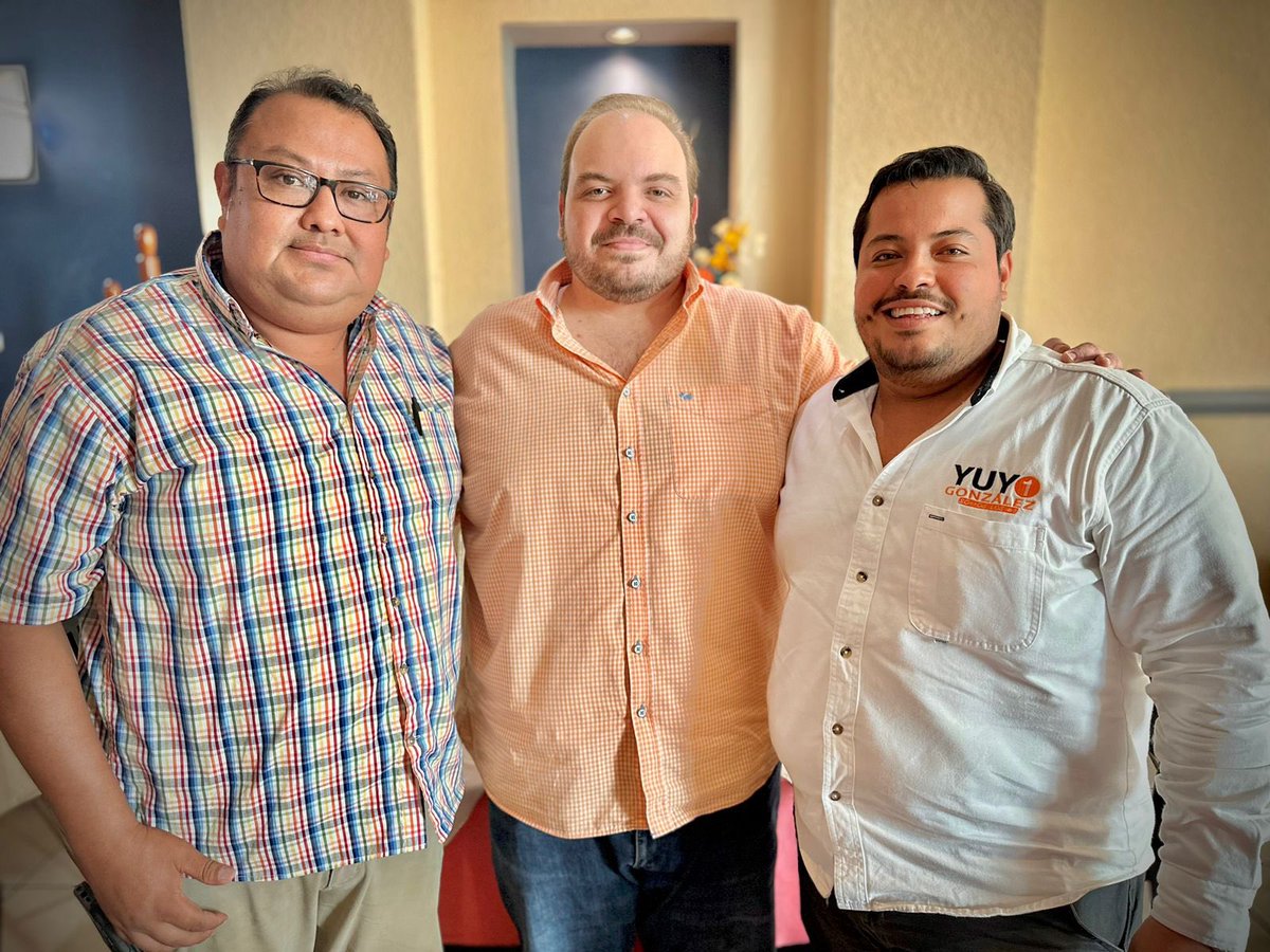 SergioGilRu's tweet image. La #RutaNaranja se fortalece en el sur de #Veracruz.
El día de hoy estuvimos con nuestra gente de #Cosoleacaque, #Acayucan y #Oteapan, escuchando sus inquietudes y haciendo equipo para #DefenderVeracruz y recuperar su grandeza .