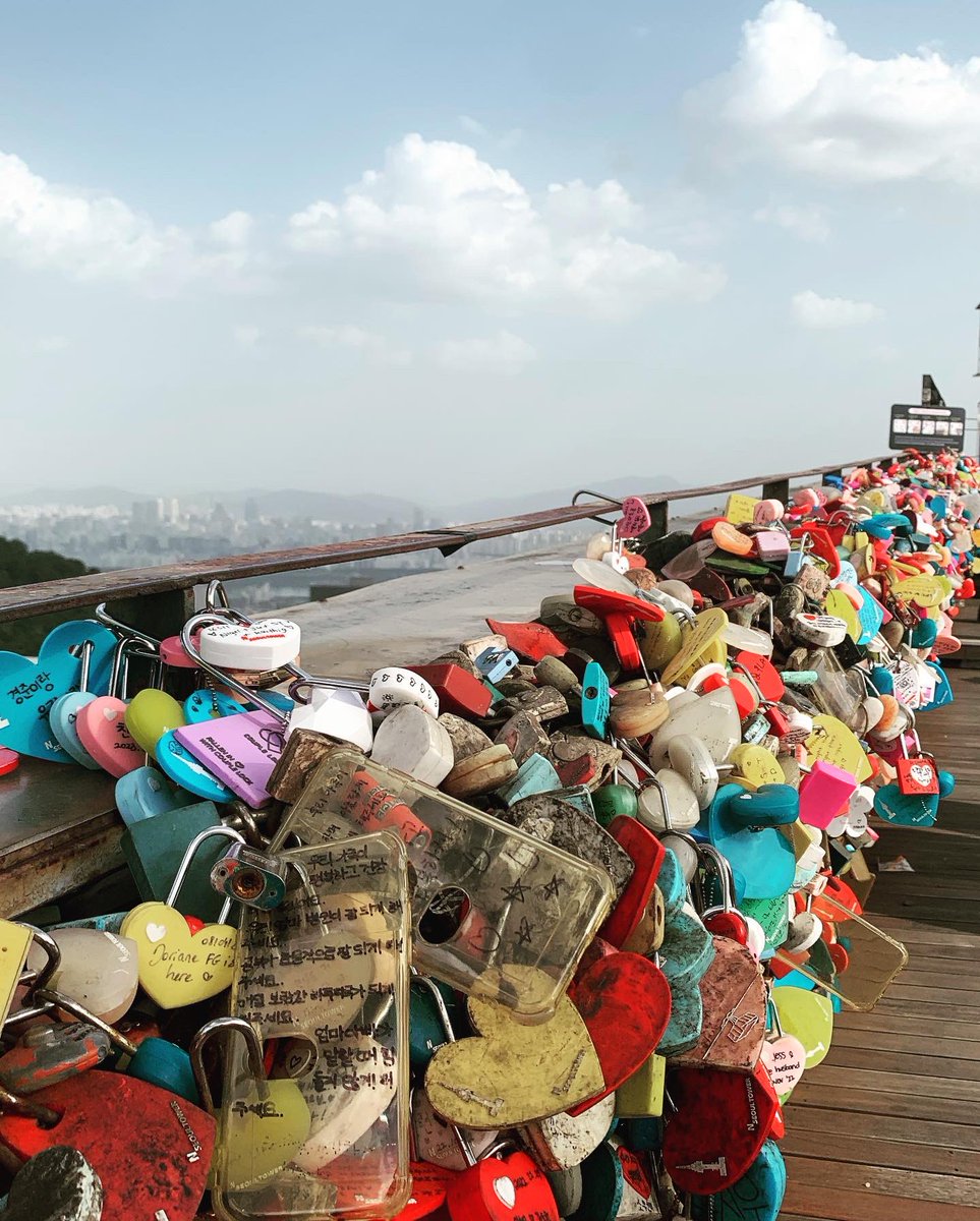 HealingTonight's tweet photo. Going to Namsan Tower for the first time in a while.. There are more foreigners than Koreans. 😀
#namsantower #tour #trip #seoul #Korea https://t.co/8e2ximhTxw