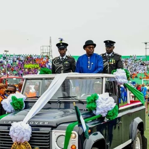 Choicewoko's tweet photo. Congratulations your Excellency, Sir Siminalayi Fubara GSSRS, the Executive Governor of Rivers State. @Sim_Fubara

May your tenure bring glory to the  people of Rivers State. 

#riversstate  #portharcourt #riversstategovernor #simfubara #governorriversstate https://t.co/8z96uaBpaH