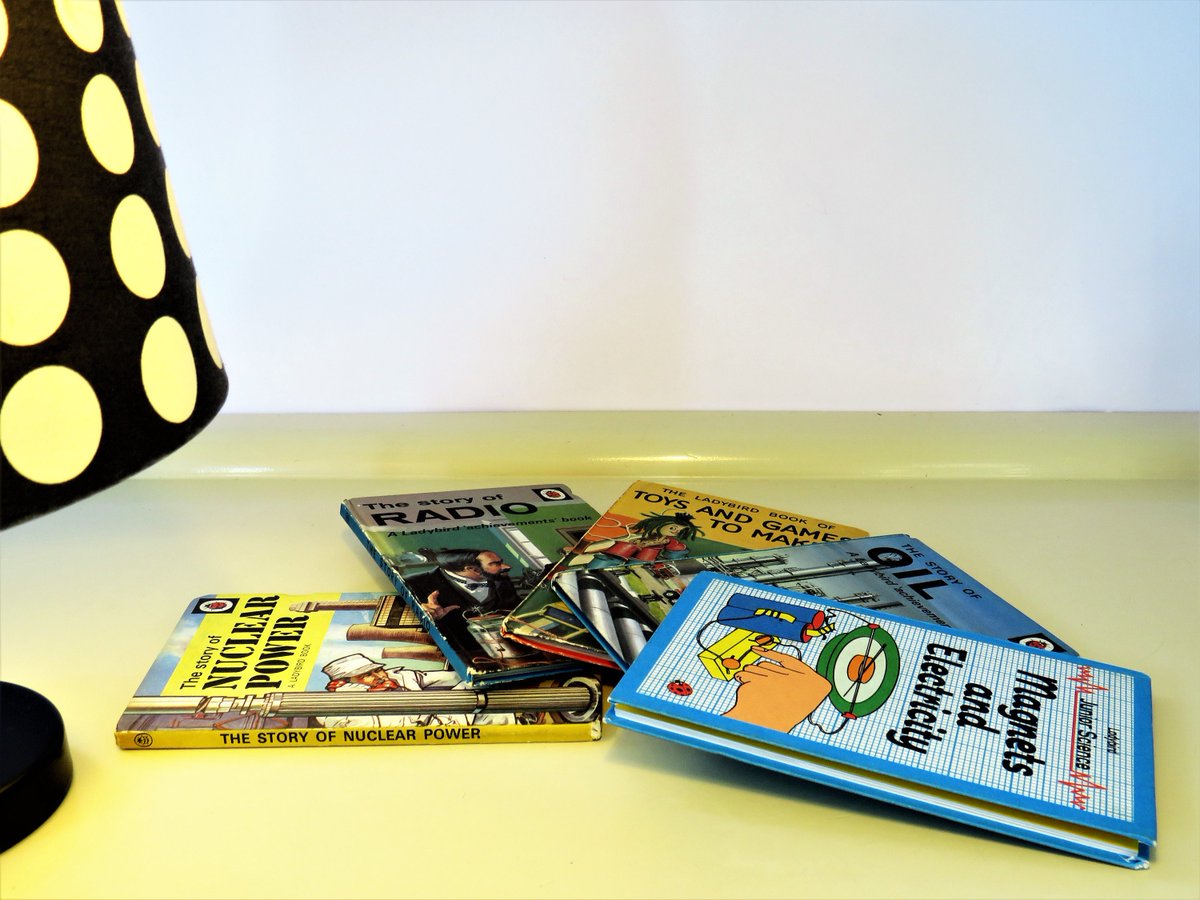 MaLanterne's tweet photo. Vintage Ladybird Books, Set of 5 Science Books, Original Illustration, Collectible Junior Books, Gift for Kids, British History Books, 60s https://t.co/Bay4knO2nw #Free shipping #Coronation #Vintage #Music #Home decor #Summerdress #Sales #EphemeraPack https://t.co/hCwRNm9kw9