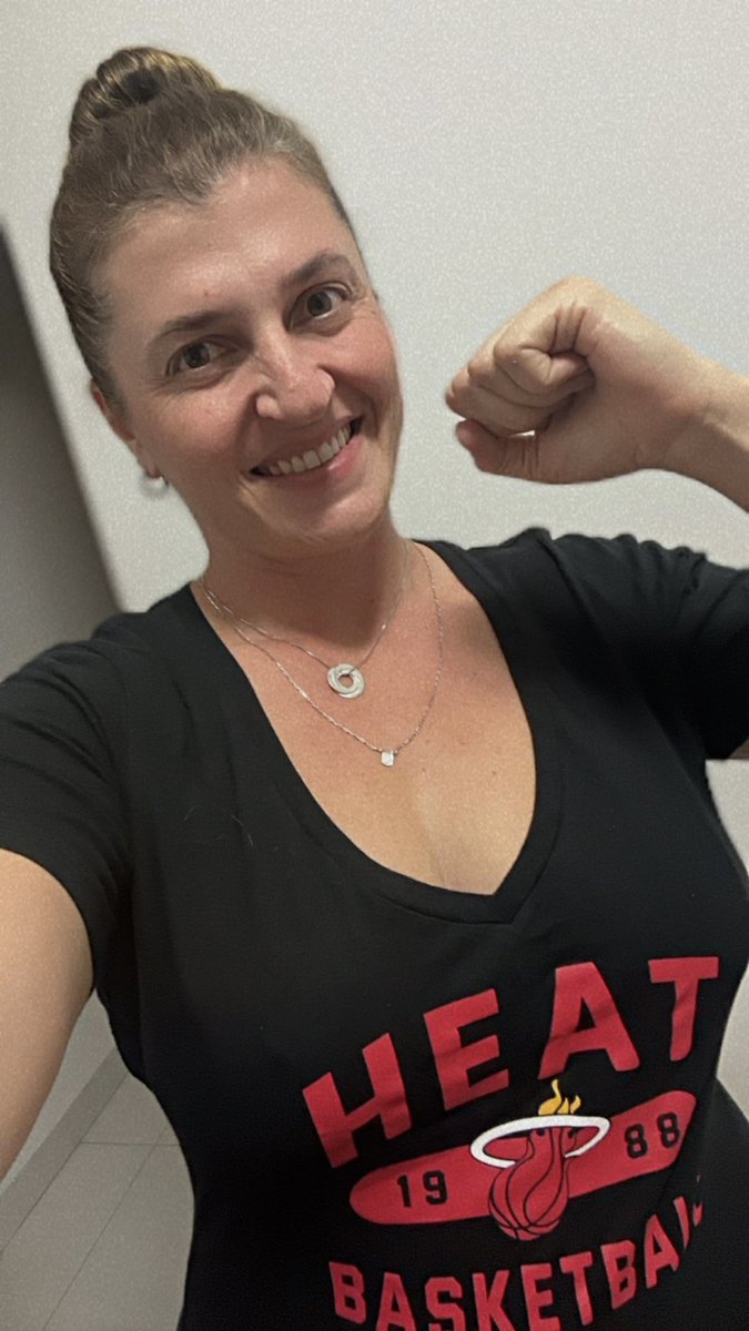 adrianagyn's tweet photo. #NBANOSPORTV #GOHEAT https://t.co/Jf5GKsao0W