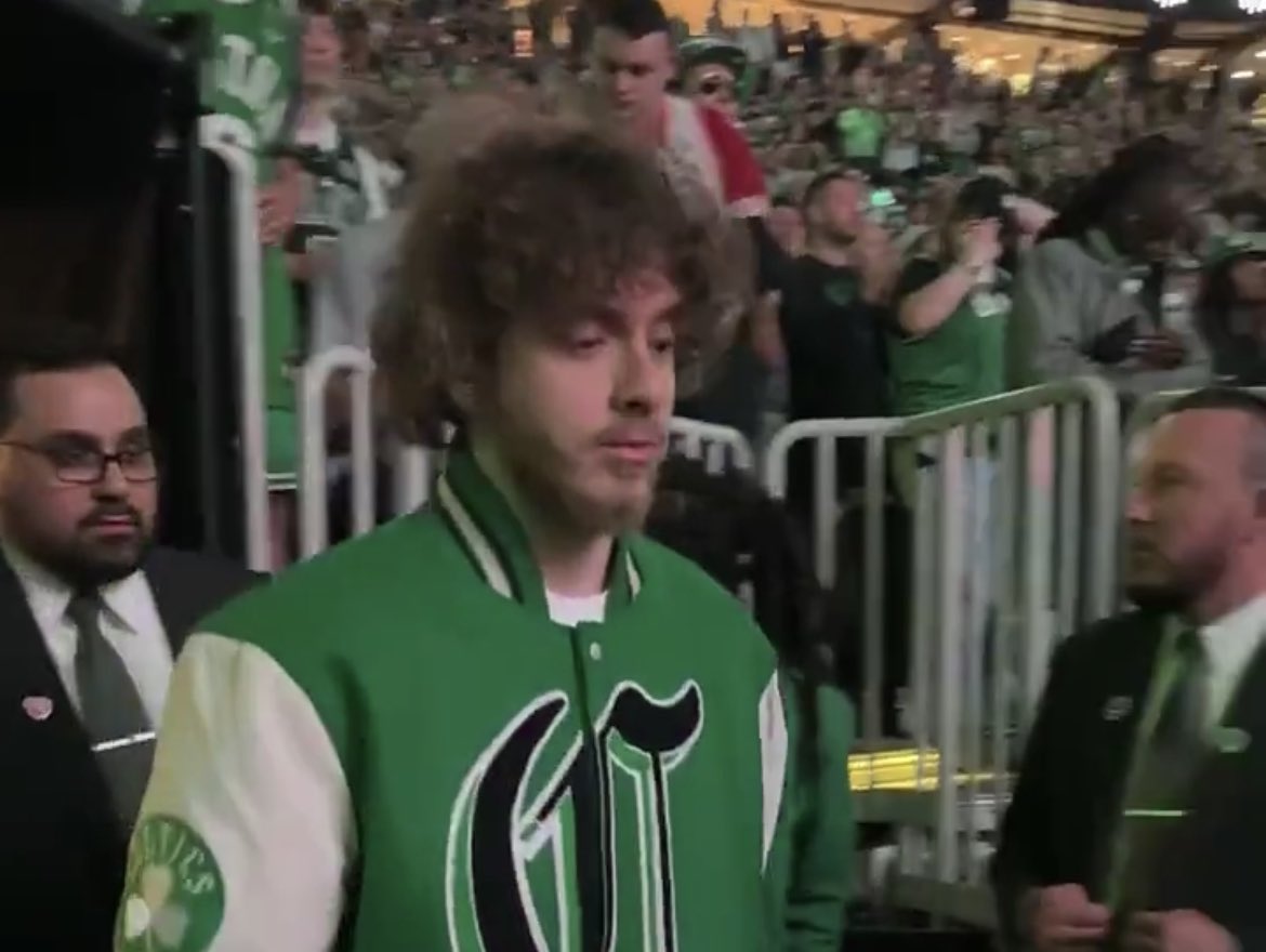 jack harlow a fraud got a whole song called Tyler Herro but repping the Celtics 😭