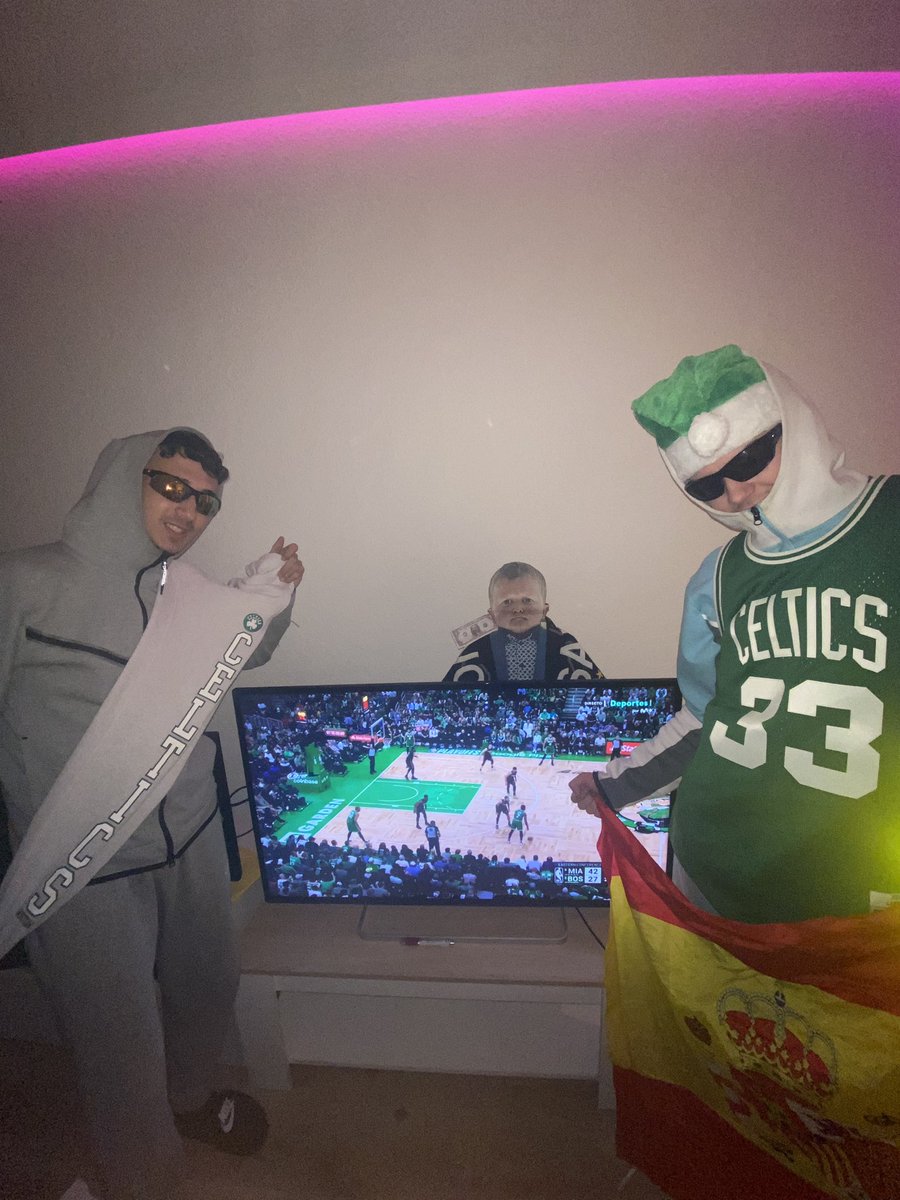 alex10camp's tweet photo. Vamos Miami!!! #TiempoDePlayoffs https://t.co/xNcWP8uaJi