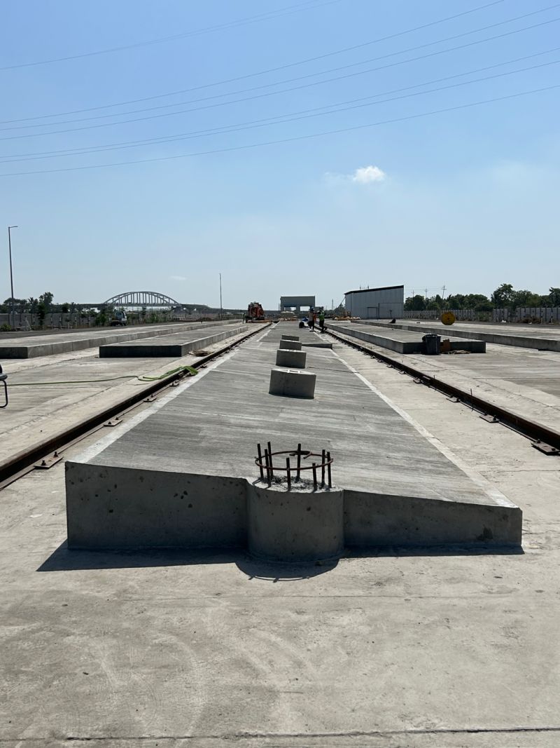 #MAHSR.
Mumbai Ahmedabad HSR. 
A new era of High speed track construction starts. 
The bed is being constructed for Reinforced concrete track bed and reinforced concrete anchor construction.
📷Karthik Mittal