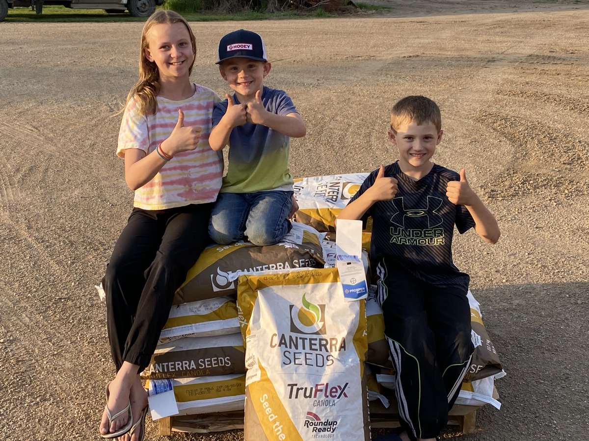 josh_jankoski's tweet photo. Thank you to ⁦@canterraseeds⁩ ⁦⁩ Rooted in the prairies project for donating seed for our Ituna School playground fundraising project.
⁦@CANTERRAShannon⁩ https://t.co/Upzj4Yl4oF