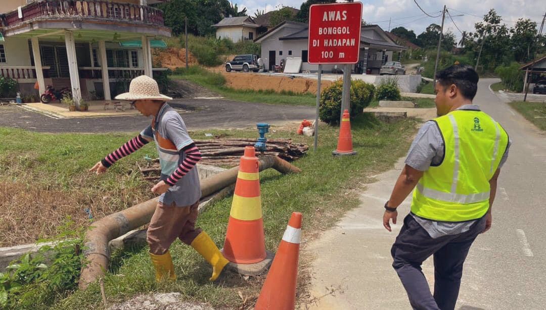 29 Mei 2023 - Lawatan tapak dan perbincangan Infrasel bersama wakil <a href="/SepangJkr/">jkr sepang</a> &amp; tuan tanah bagi mengenalpasti rezab JKR dan sempadan tanah penduduk kampung di RKT Limau Manis.