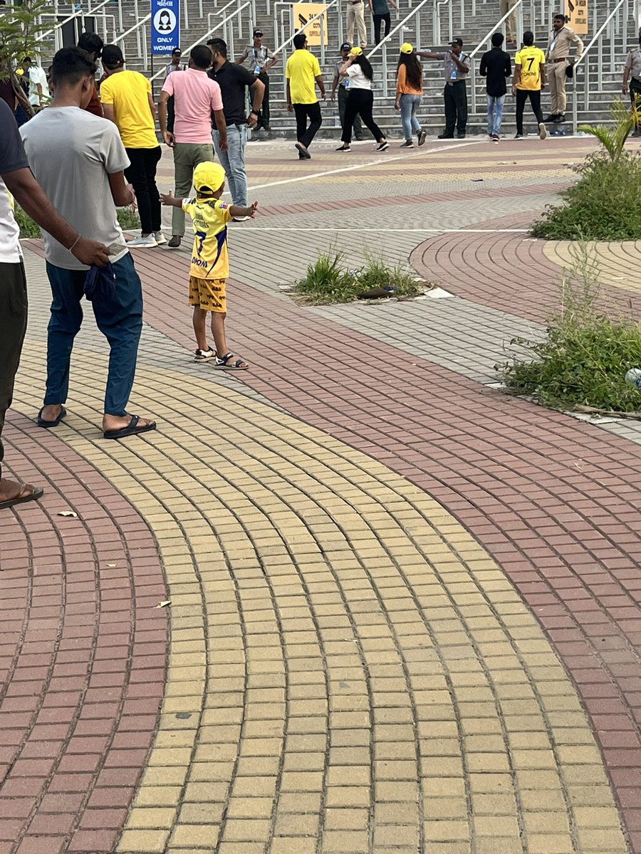 OneSuffixOne's tweet image. About last night #YellowNation  @ChennaiIPL