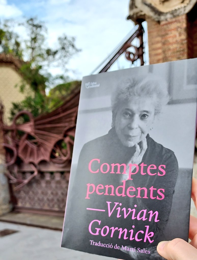 AlegriaDLHuerta's tweet photo. - Ets una jueva neuròtica, només escrius un article a l'any, com vols que et doni feina?

#ComptesPendents de #VivianGornick https://t.co/lA194ACsRX