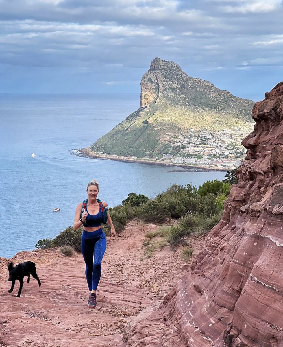 Grab life by the horns and take advantage of our magnificent city and all it's adventures that are to be had! Reshared from @maddiediehl who shows us a stunning  view from Chappies. Good luck for your run for the @fishermanstc! 
📸@maddiediehl